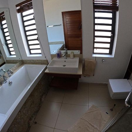 Olana Blue - Beachfront Apartment 리비에르누아 외부 사진