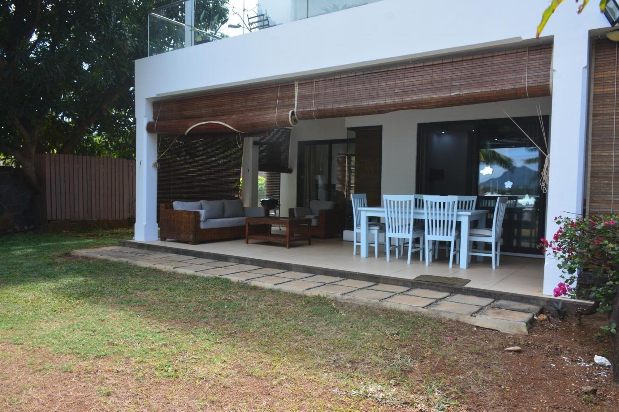 Olana Blue - Beachfront Apartment 리비에르누아 외부 사진